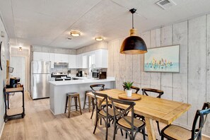 Point Clear A can accommodate 8 guests