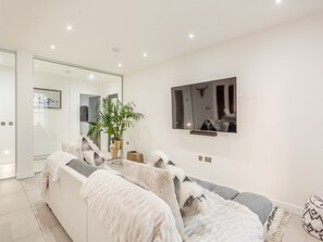 Open plan living space | Spire View, Aberdeen