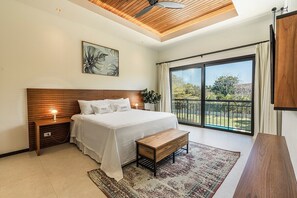 Master bedroom king size bed, AC, smart TV