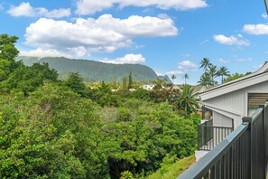 Enjoy Makana Mountain views from our covered lanai!