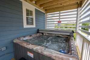 Bain à remous extérieur