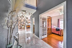Foyer | Central A/C