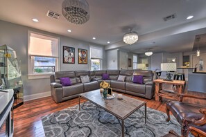Living Room | Smart TV | Central Heating & A/C