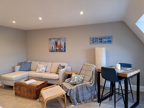 open plan lounge diner