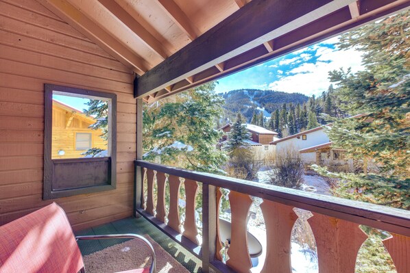 Red River Vacation Rental | 2BR | 2BA | 1,000 Sq Ft | Stairs Required to Access
