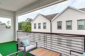 Townhome Exterior | Furnished Balcony