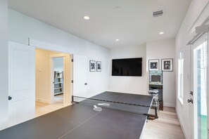 Game Room | 2nd Floor | Ping Pong Table | Arcade Game | Balcony Access