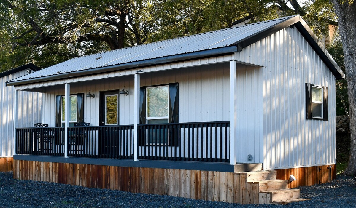 Charming Cabin Retreat in Texas Hill Country