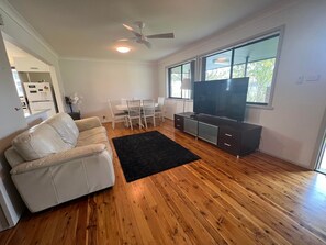 Lounge & Dining Room