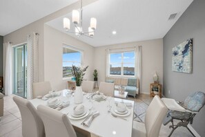 Dining Room!#Disney #Parks #kingdom #springs #StoreyLake #Apartment #Vacation #Rental #waterpark #Kissimmee #Orlando #universal #citywalk