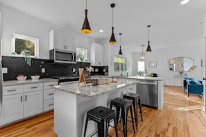 Large & Spacious Fully Equipped Kitchen