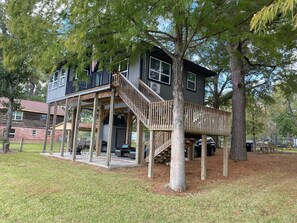 This treehouse feels like you are actually in a nest overlooking Lake Houston