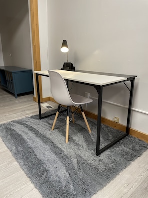 Work station with free wireless internet