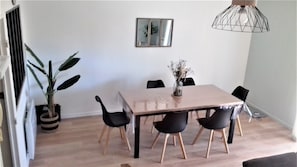 SALLE A MANGER 2