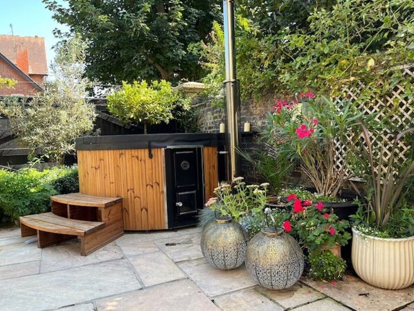 Our Skarsgard wood fired hot tub in trhe back garden. 