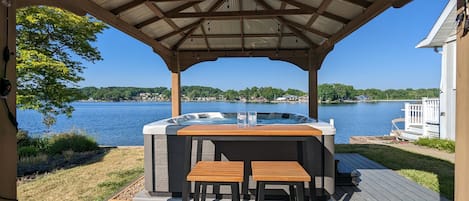 Bain à remous extérieur