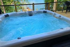 9 person spa ( lower deck)