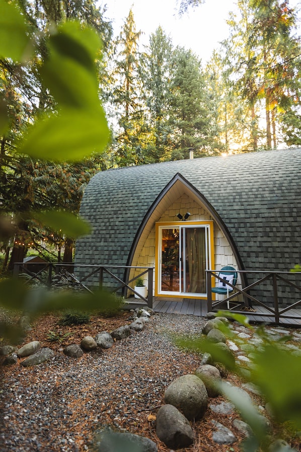 Welcome to Arch House, our cozy cabin near Mt. Baker