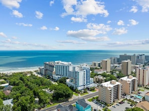 Escape to the Horizon at 77th – a tranquil resort on Ocean Boulevard nestled amidst the soft sands of Myrtle Beach. Peaceful, affordable, and always family-friendly, we combine the comforts of home with the convenience of a fully equipped condominium.