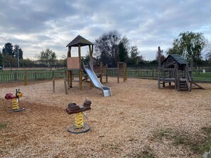 Children’s play area – outdoor
