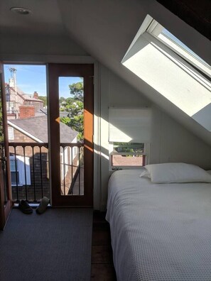 Loft- Queen Bed 1