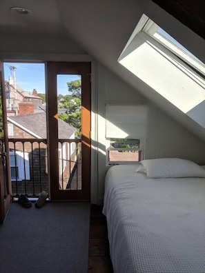 Loft- Queen Bed 1