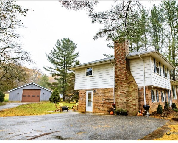 Farm house and parking 