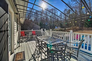 Furnished Deck | Pet Friendly | 3 Exterior Security Cameras (Facing Out)