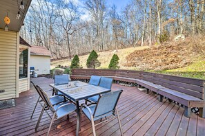 Deck | Gas Grill (Propane Provided) | Private Yard