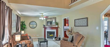 Clarksville Vacation Rental | 4BR | 3.5BA | Stairs Required | 2,700 Sq Ft