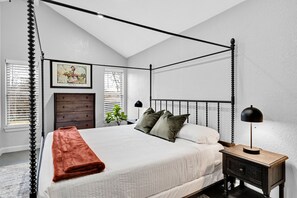 King size bed with premium Lull mattress