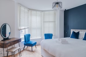 Blue Notes – One Bedroom in Westbourne Park (2816)