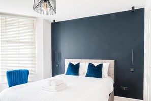 Blue Notes –  One Bedroom in Westbourne Park (2815)