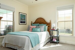 Guest bedroom with queen bed