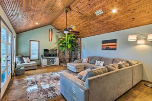 Living Room | 2-Story House | Modern Furnishings