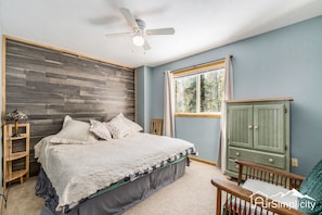 Sleep peacefully in our comfortable king beds with soft cottage linens.
