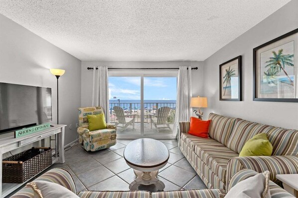 2nd floor pool and beach view