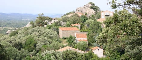 Vue sur le village depuis l'appartement