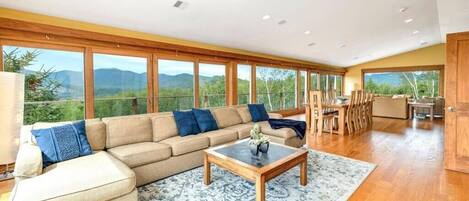 Spacious great room with amazing views