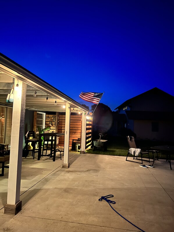 Outdoor dining
