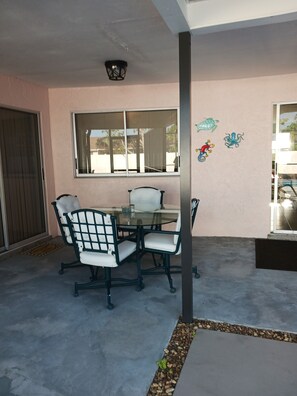 Outdoor dining