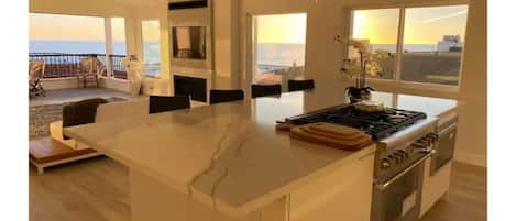 Kitchen Living Room with Ocean View