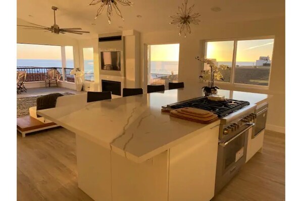 Kitchen Living Room with Ocean View