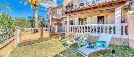 Acogedora casa en Playa de Alcudia con jardín