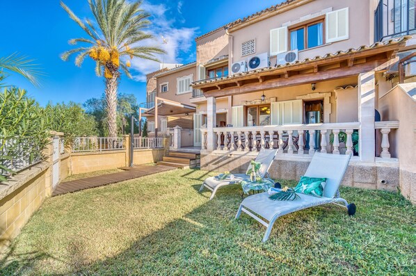 Cozy house in Playa de Alcudia with garden