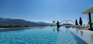 Rooftop Infinity pool