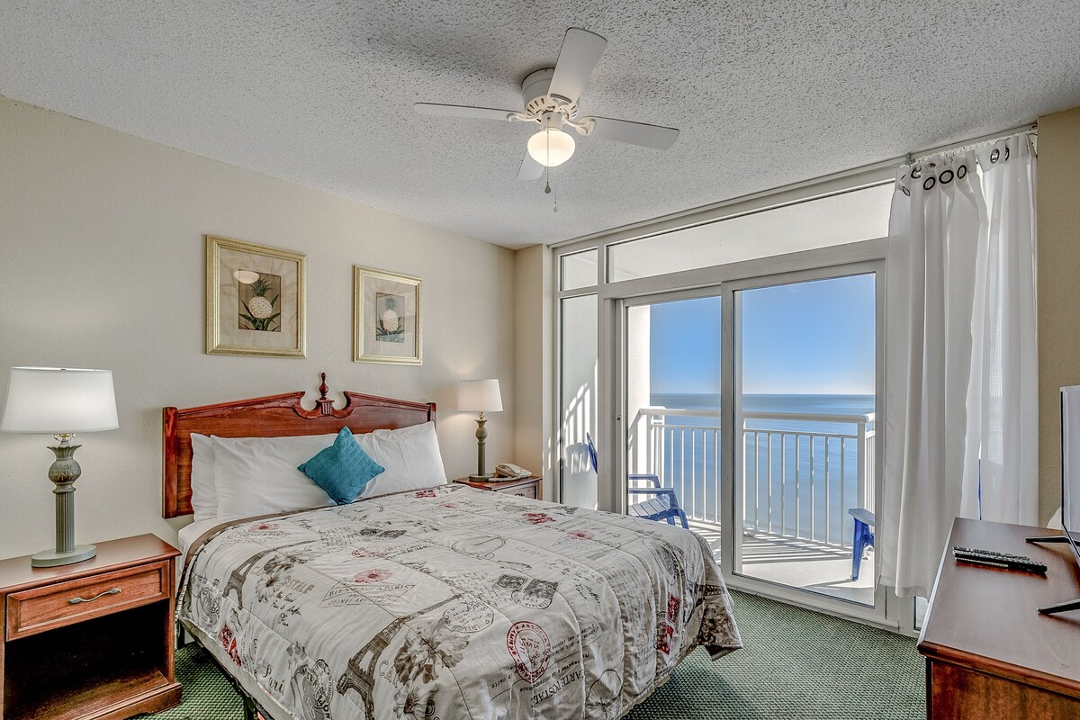 Top Floor Atlantica Remodeled Amazing View, Pools!