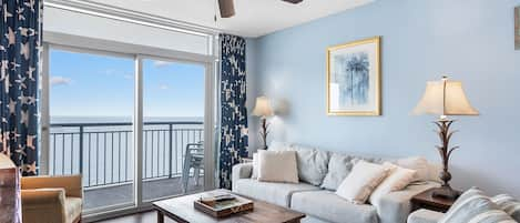 Direct Oceanfront, Beautifully Decorated