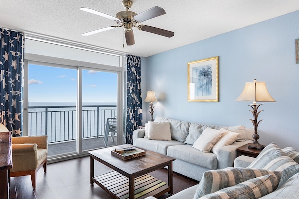 Direct Oceanfront, Beautifully Decorated