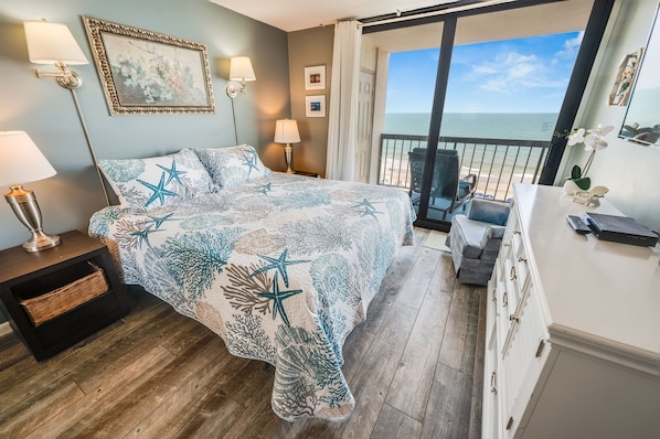 Large Living Area with Views of the Ocean, Beautifully Decorated